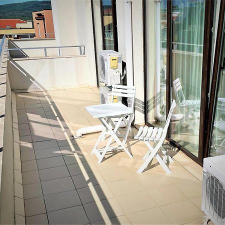 Apartments Stamopolu Lux With Pool View Primorsko Exterior foto