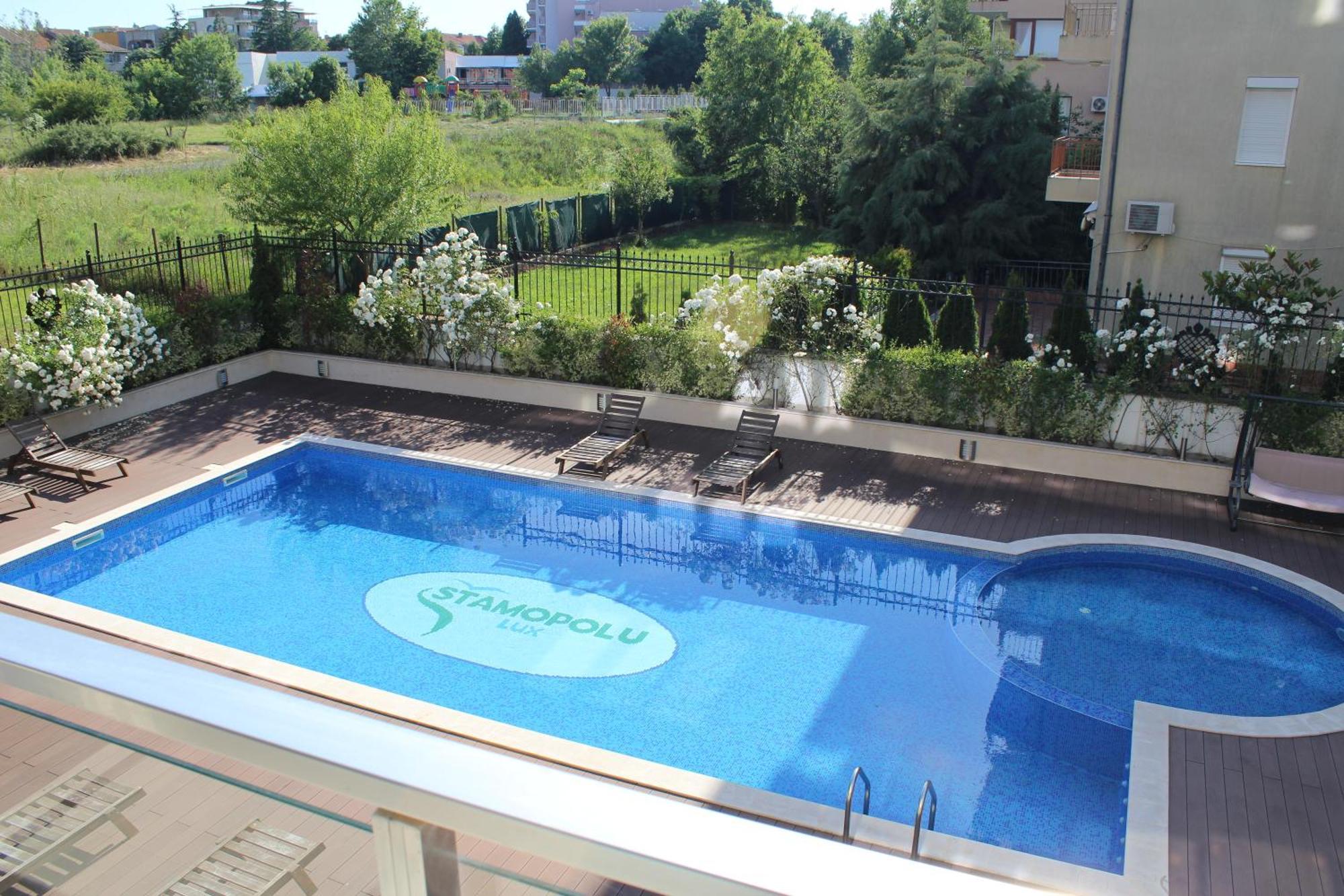 Apartments Stamopolu Lux With Pool View Primorsko Exterior foto