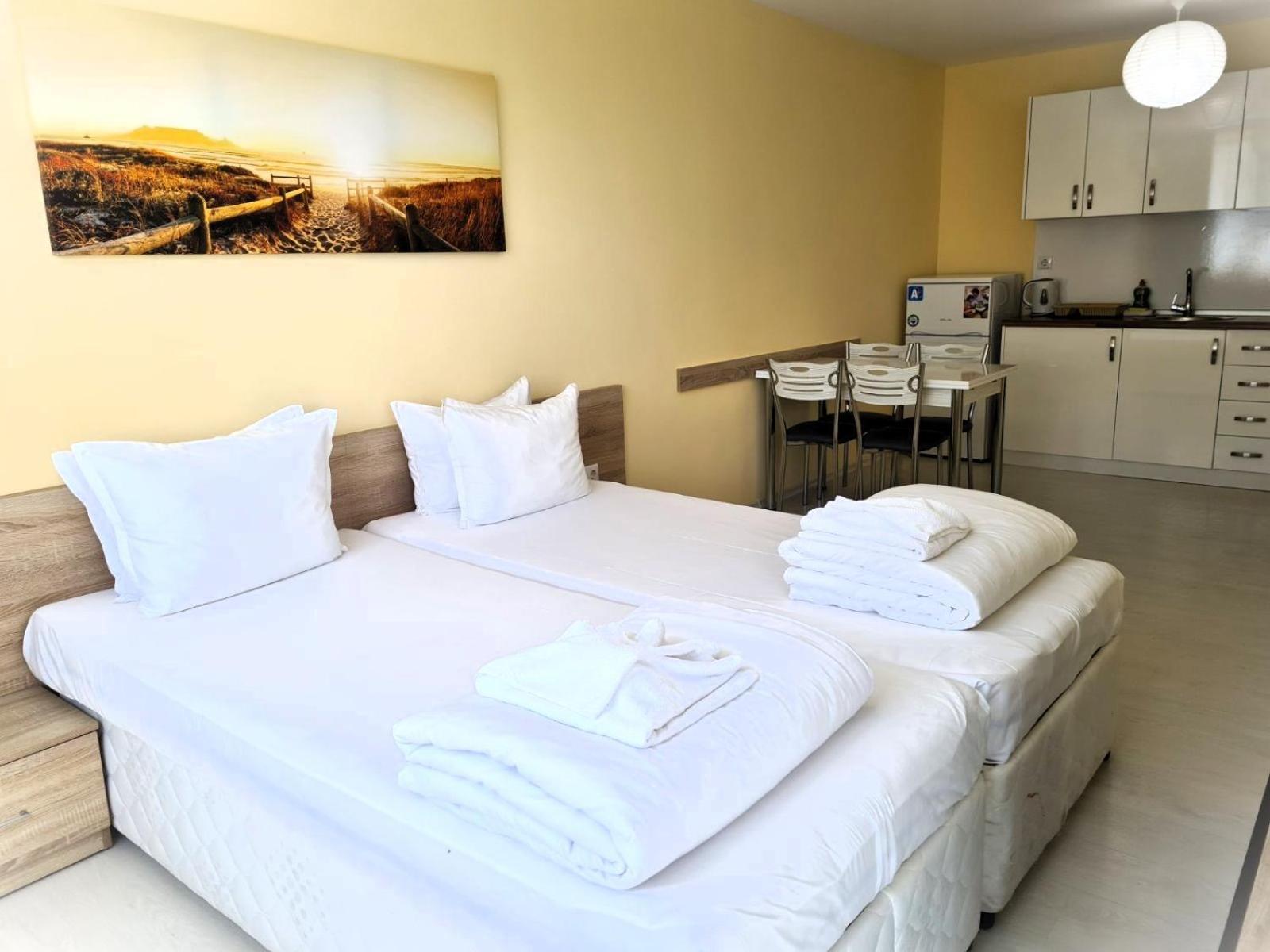 Apartments Stamopolu Lux With Pool View Primorsko Exterior foto